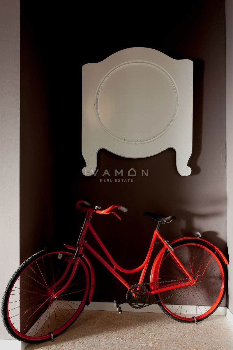 Pritlična hiša z bazenom in tremi spalnicami