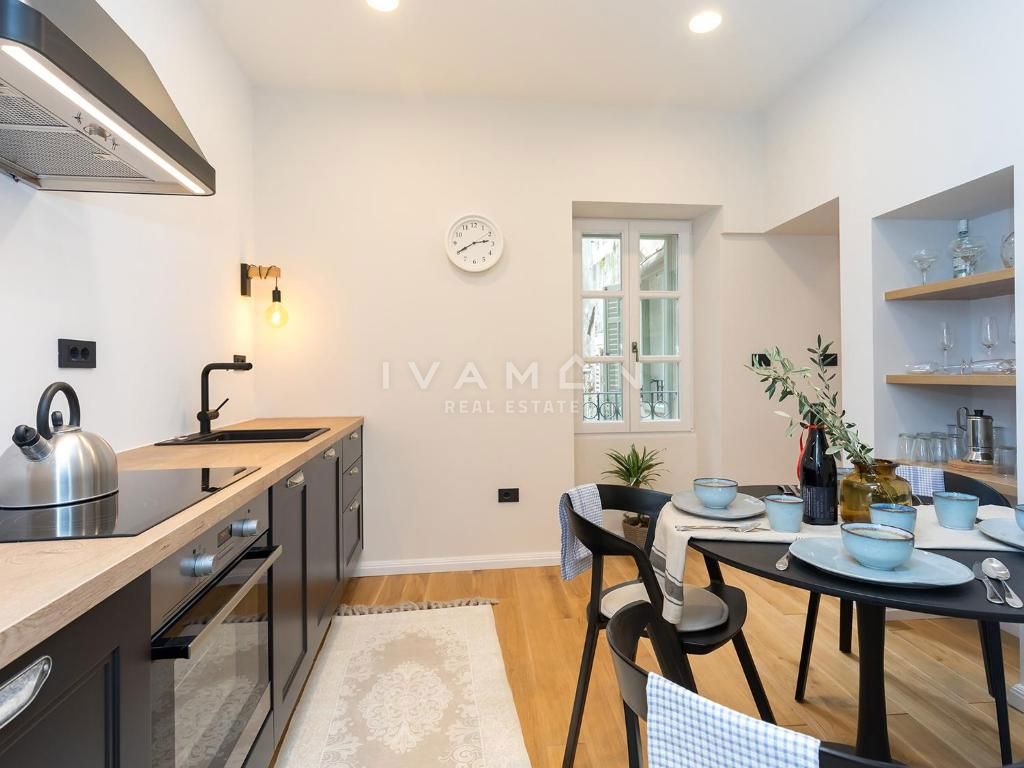 Čudovit Apartma v Starem Mestu Poreča