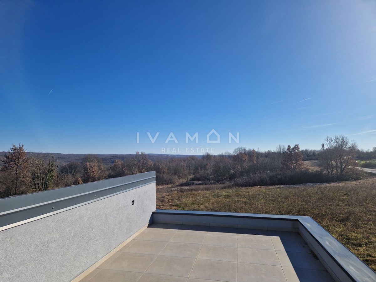 Samostojna hiša z dvema apartmajema