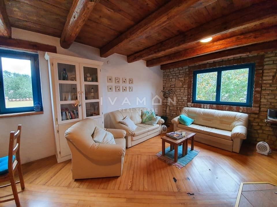 PRILOŽNOST: Samostojna hiša z bazenom