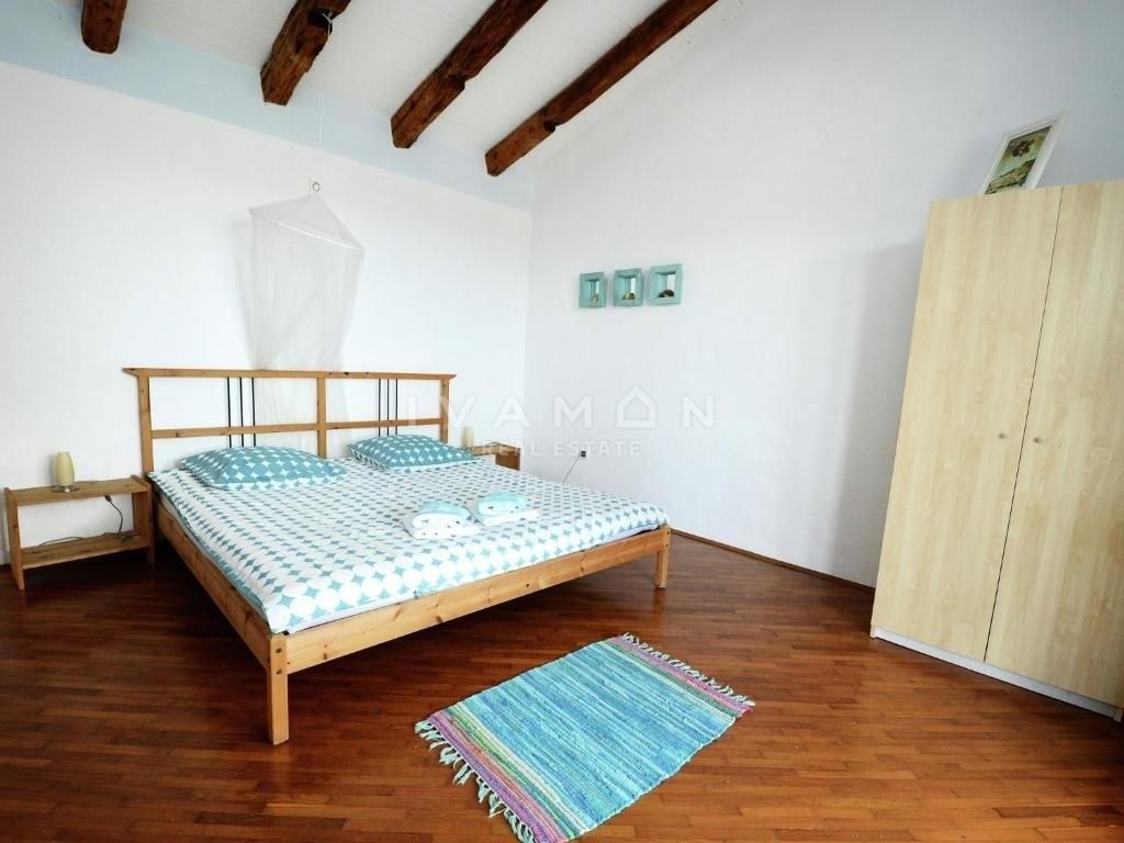 PRILOŽNOST: Samostojna hiša z bazenom