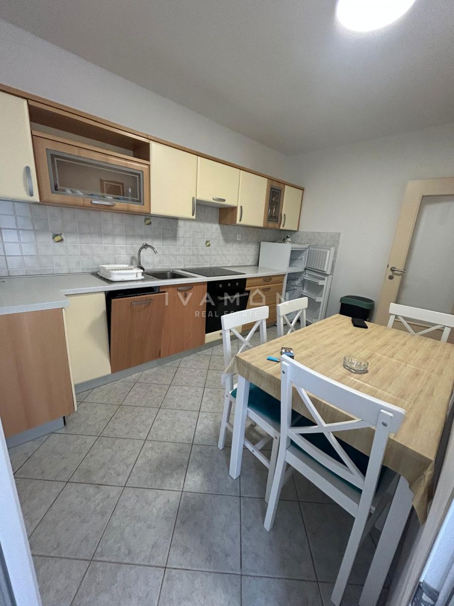 Dvosobno stanovanje na najboljši lokaciji v Poreč