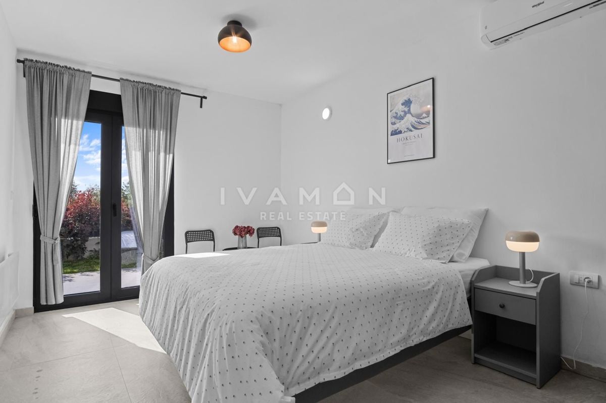 Dvojček hiša blizu centra Poreča