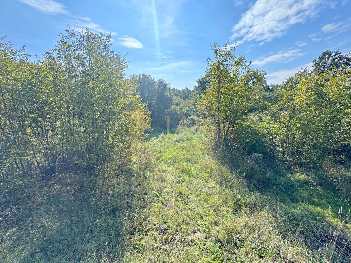 Zemljišče Sroki, Viškovo, 1.007m2