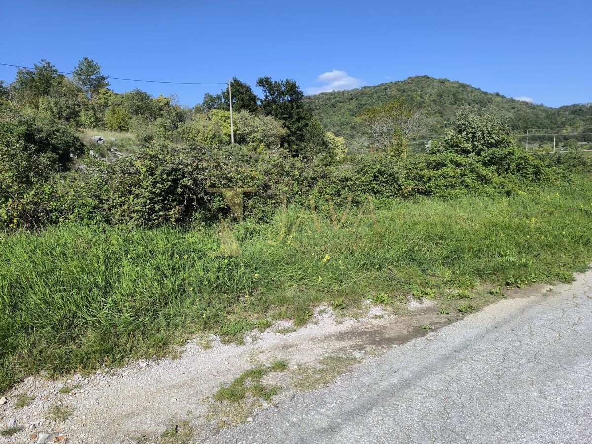 Zemljišče Ročko Polje, Buzet, 6.035m2