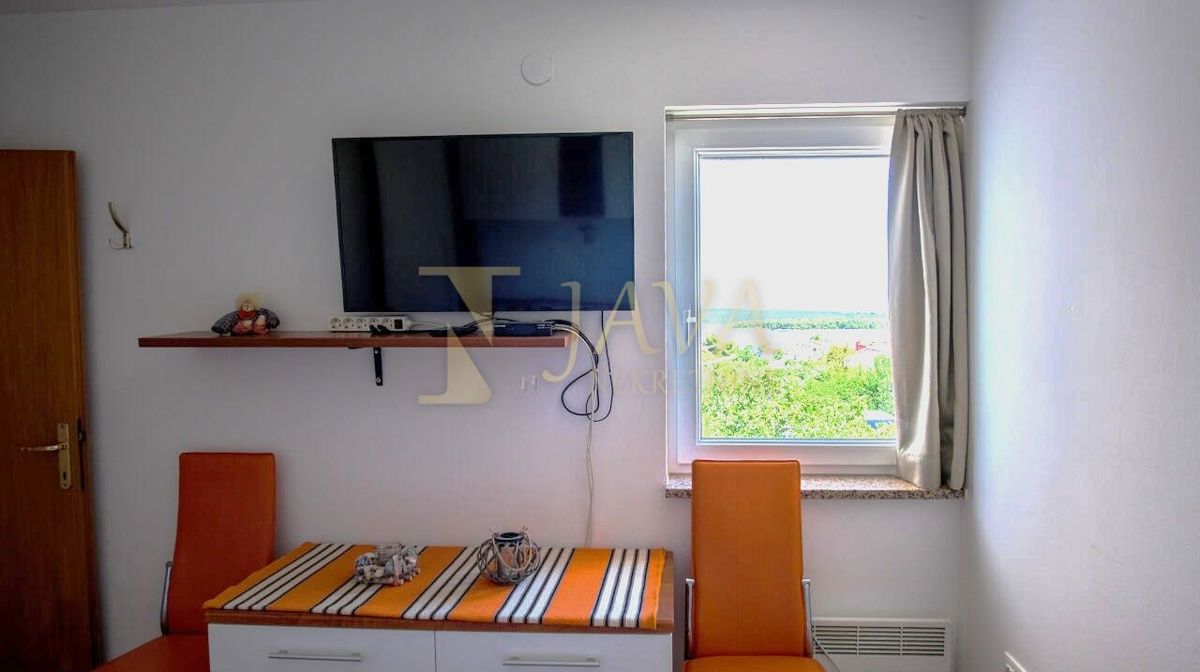 Stanovanje Dobrinj, 57m2