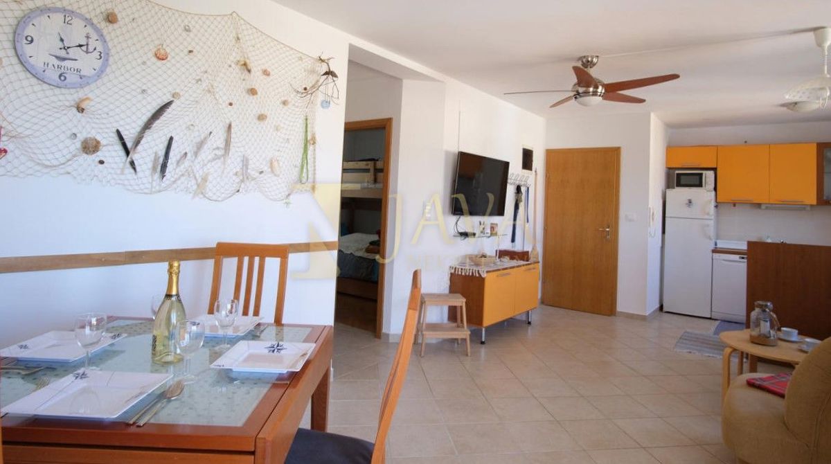 Stanovanje Dobrinj, 57m2