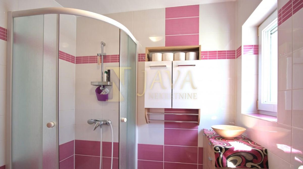 Stanovanje Dobrinj, 57m2