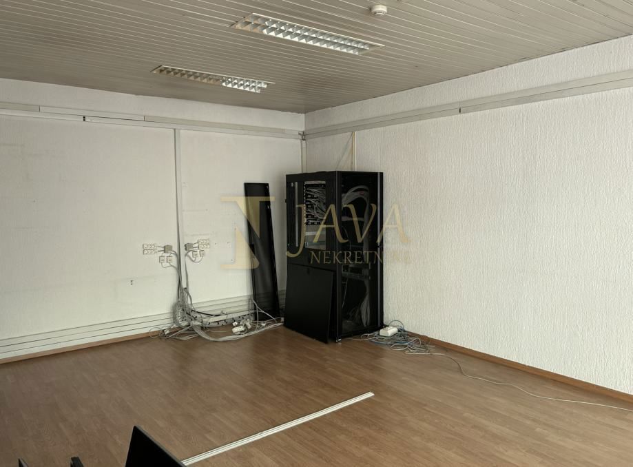 Poslovni prostor Škurinje, Rijeka, 217m2