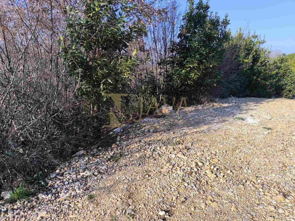 Zemljišče Malinska, Malinska-Dubašnica, 2.041m2