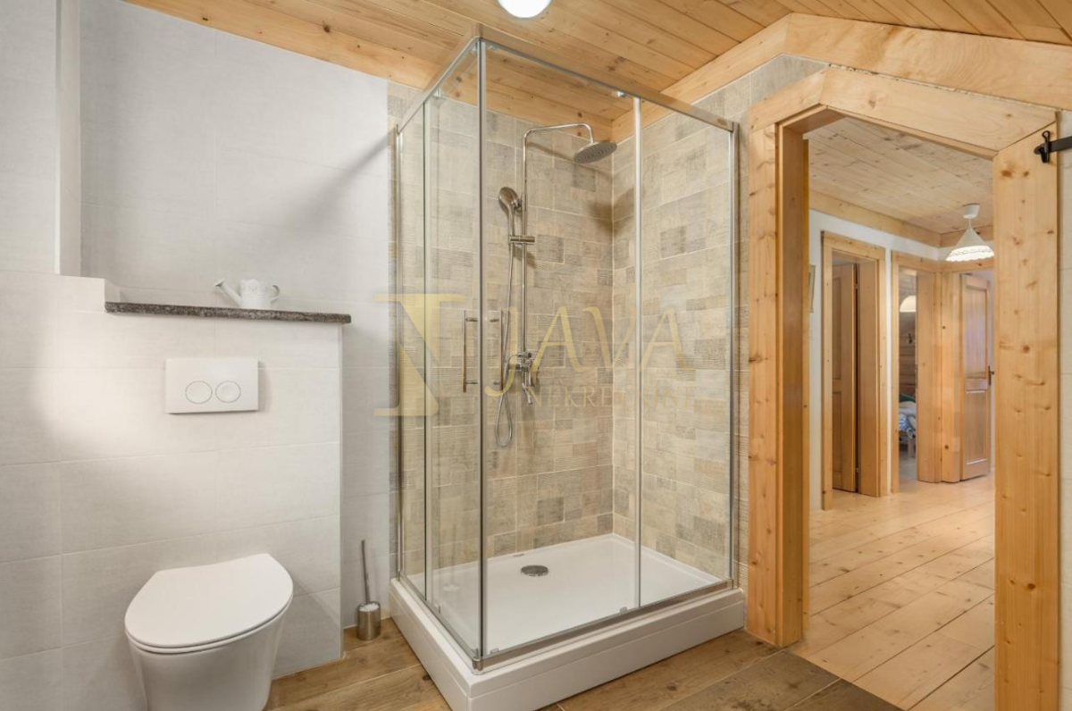 Hiša Delnice, 250m2