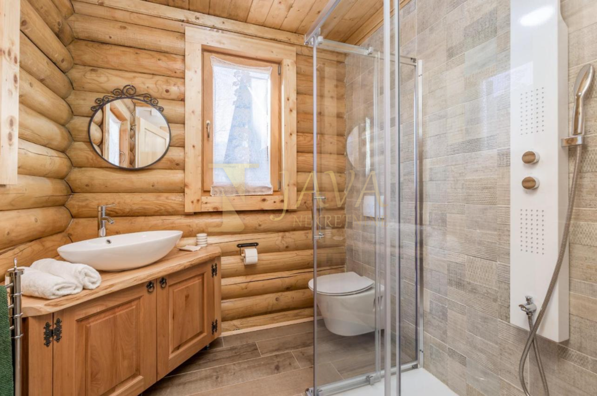 Hiša Delnice, 250m2