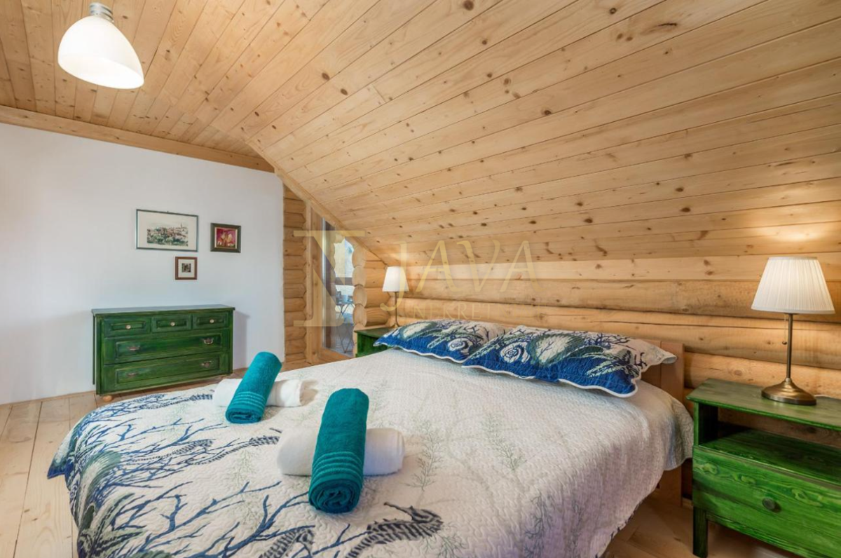 Hiša Delnice, 250m2