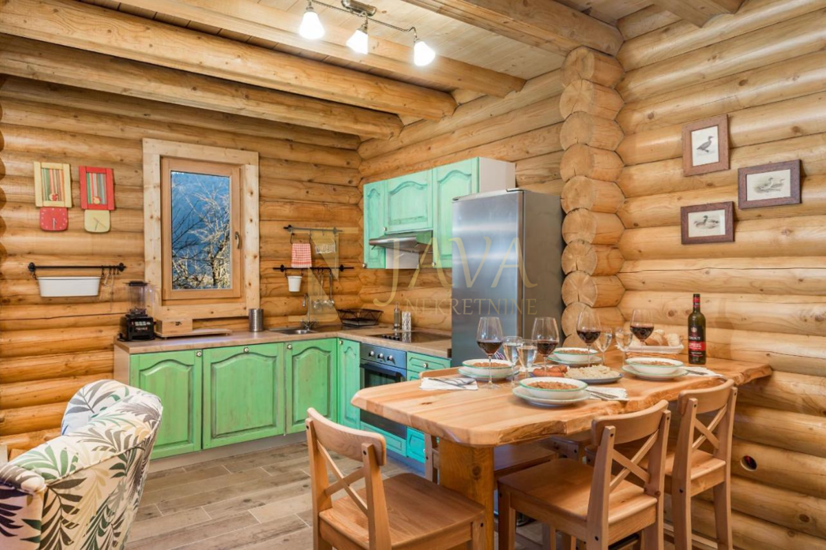 Hiša Delnice, 250m2