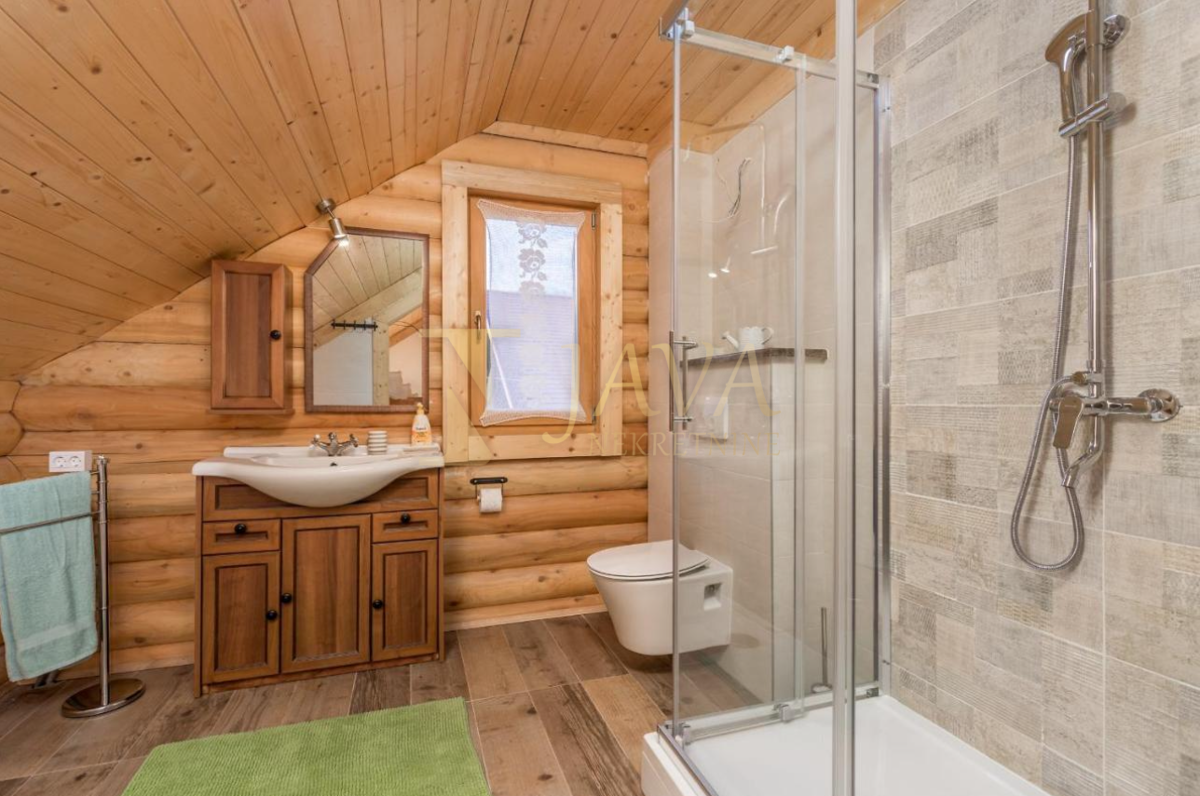 Hiša Delnice, 250m2