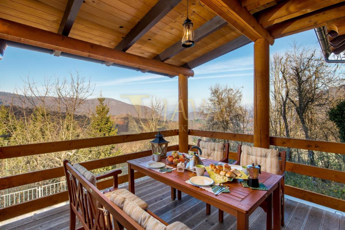 Hiša Delnice, 250m2