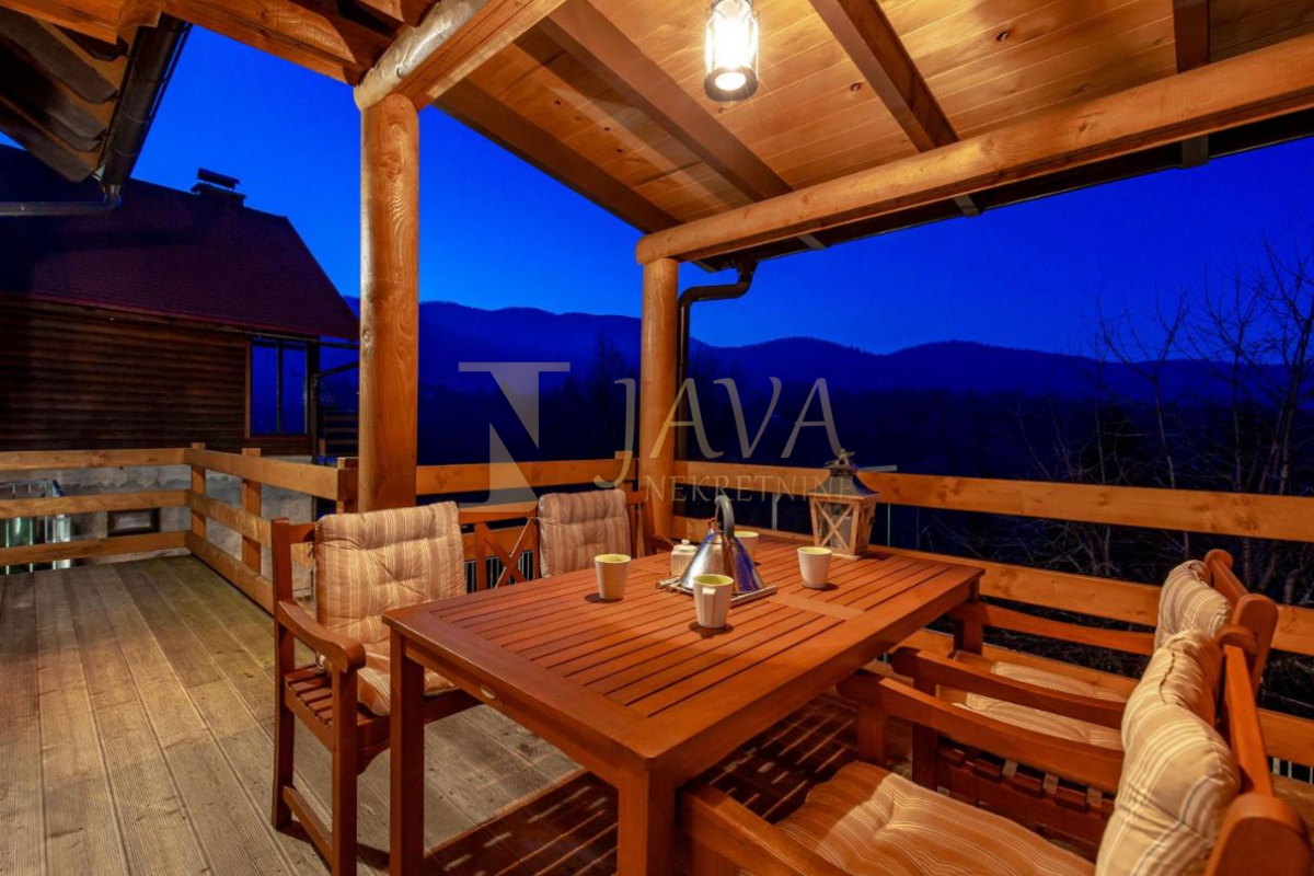 Hiša Delnice, 250m2