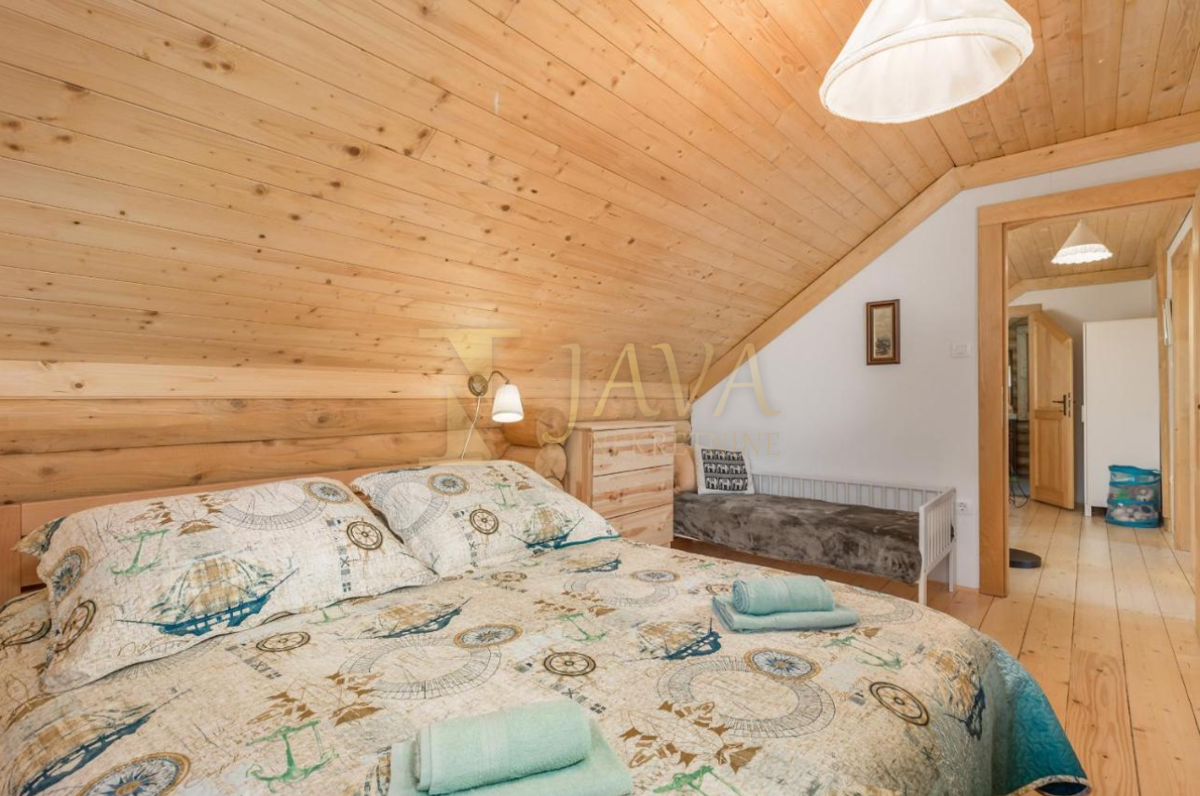 Hiša Delnice, 250m2