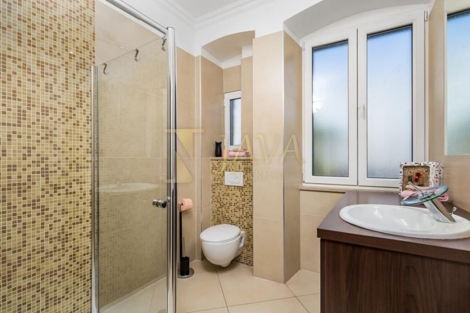 Stanovanje Centar, Rijeka, 77m2