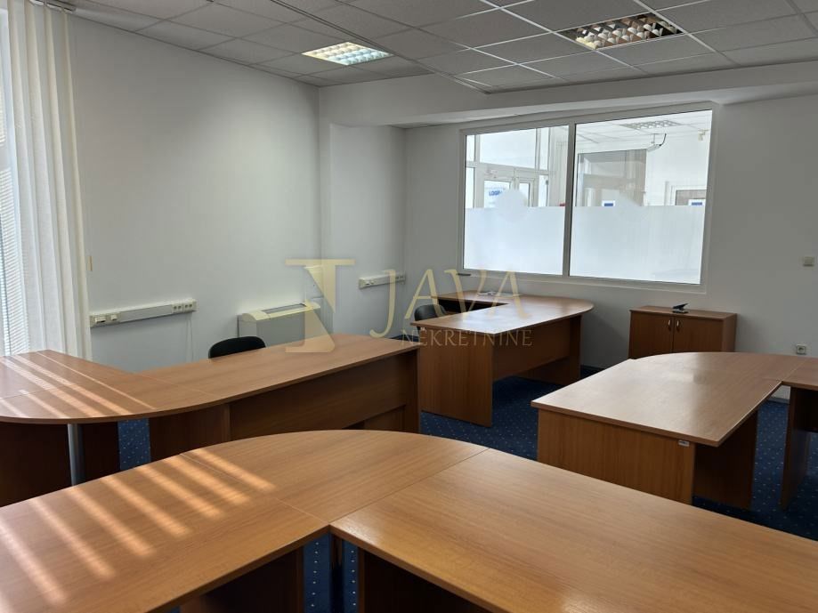 Poslovni prostor Škurinje, Rijeka, 325m2