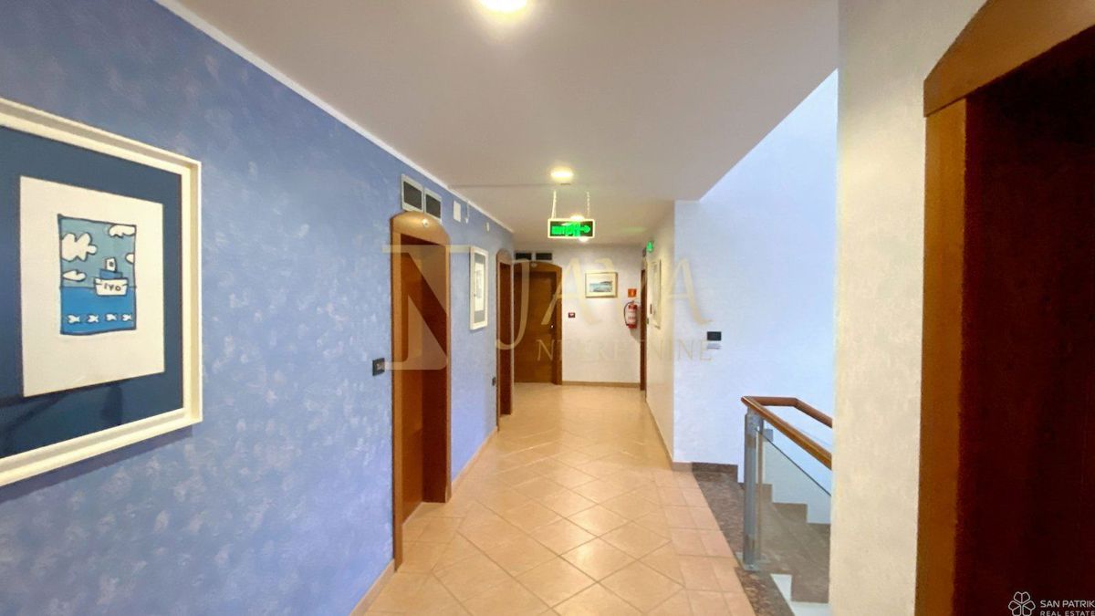 Poslovni prostor Martinšćica, Cres, 3.680m2