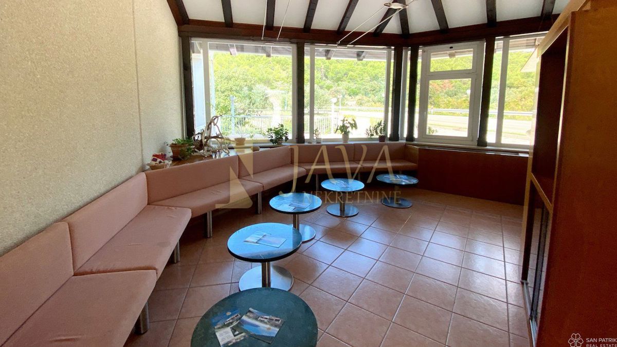 Poslovni prostor Martinšćica, Cres, 3.680m2