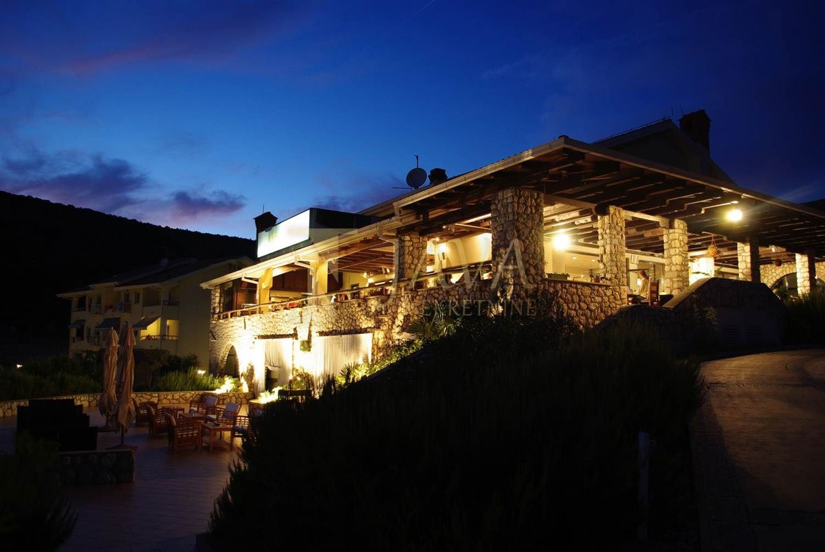 Poslovni prostor Martinšćica, Cres, 3.680m2