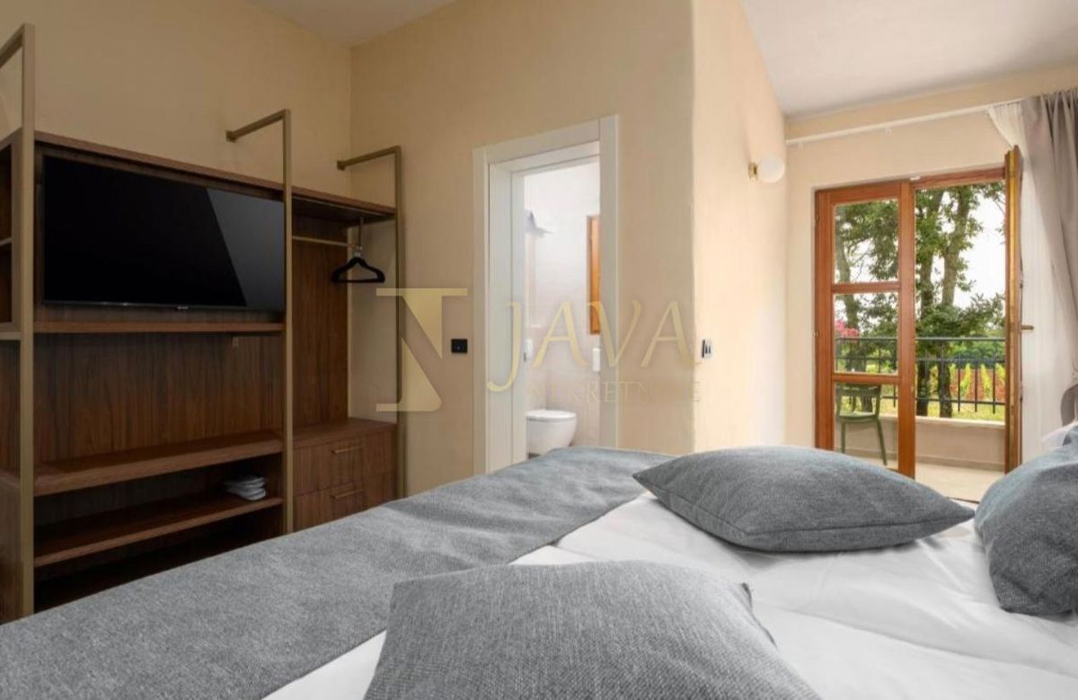 Poslovni prostor Žbandaj, Poreč, 650m2