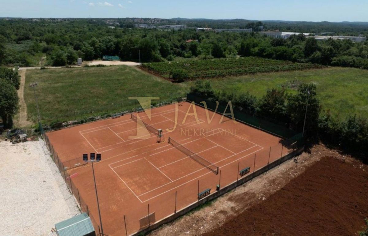 Poslovni prostor Žbandaj, Poreč, 650m2