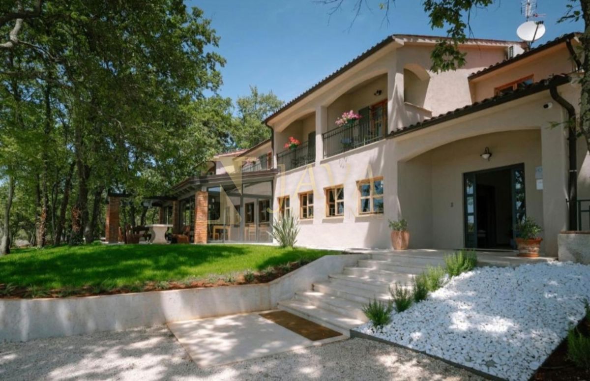 Poslovni prostor Žbandaj, Poreč, 650m2