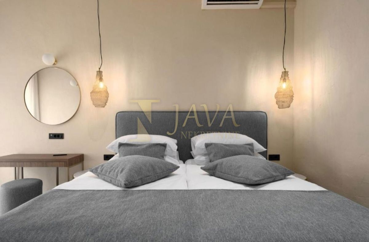 Poslovni prostor Žbandaj, Poreč, 650m2