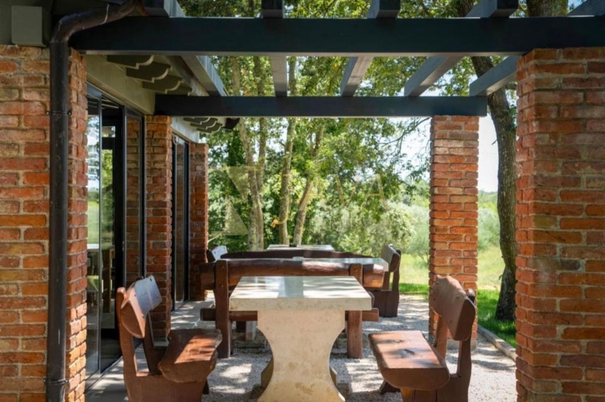 Poslovni prostor Žbandaj, Poreč, 650m2