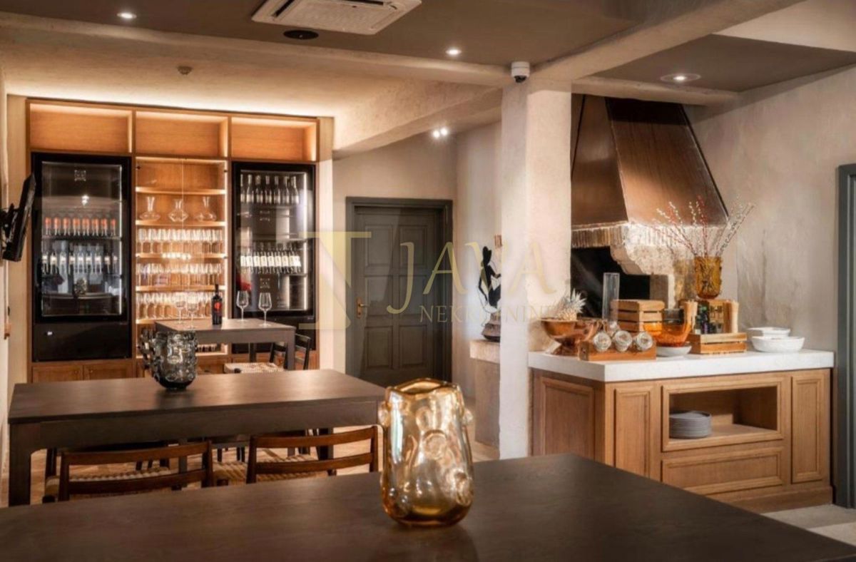 Poslovni prostor Žbandaj, Poreč, 650m2