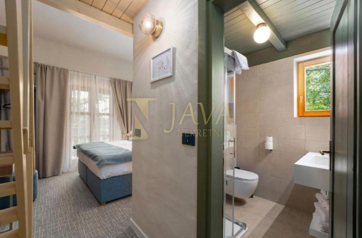 Poslovni prostor Žbandaj, Poreč, 650m2