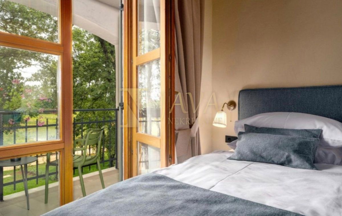 Poslovni prostor Žbandaj, Poreč, 650m2