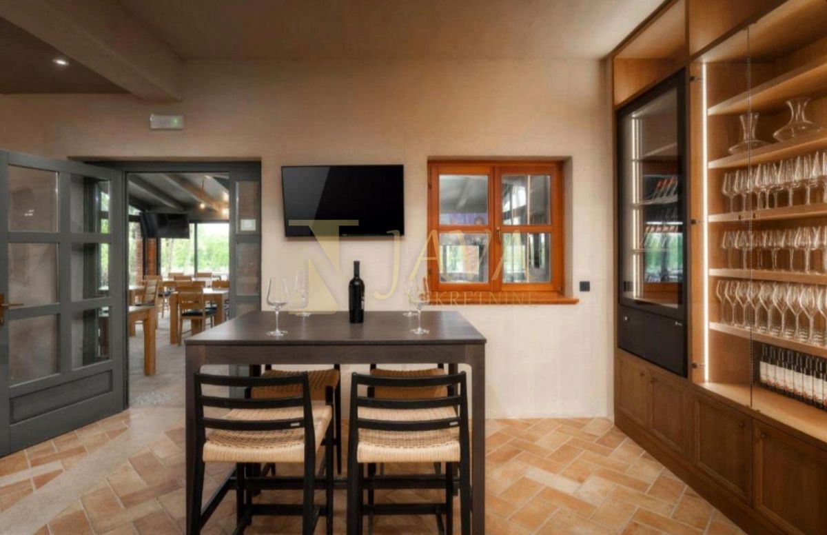 Poslovni prostor Žbandaj, Poreč, 650m2