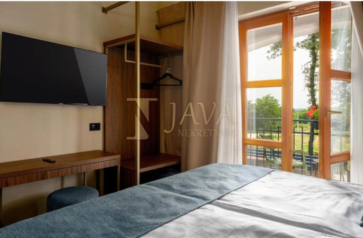 Poslovni prostor Žbandaj, Poreč, 650m2