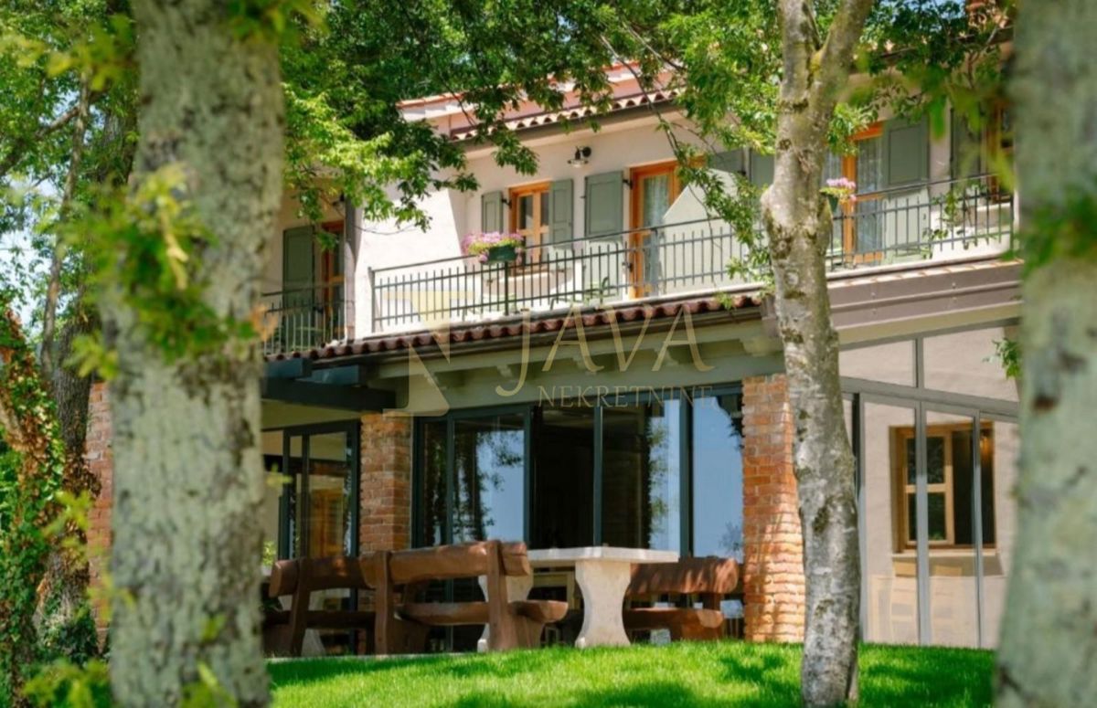 Poslovni prostor Žbandaj, Poreč, 650m2