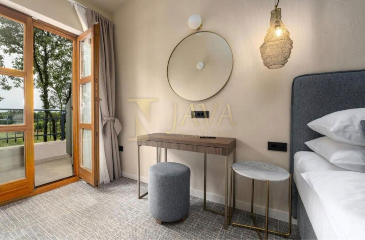 Poslovni prostor Žbandaj, Poreč, 650m2