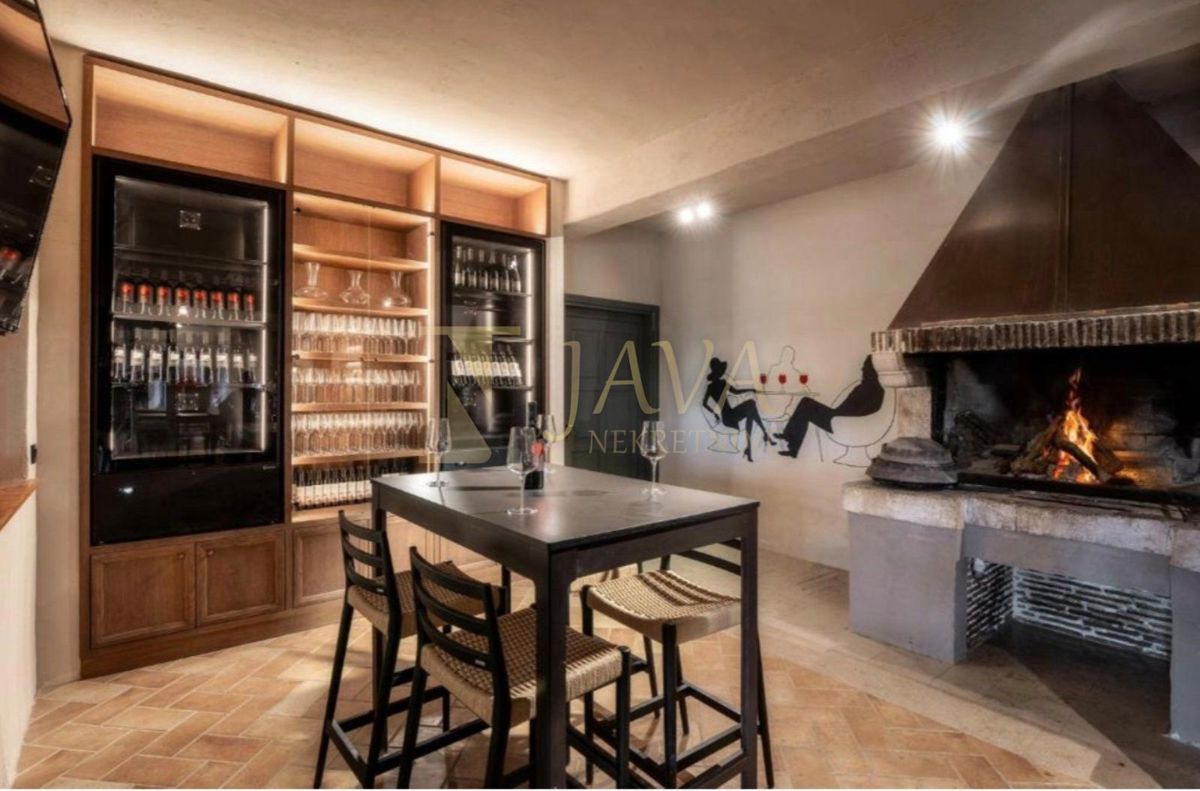 Poslovni prostor Žbandaj, Poreč, 650m2