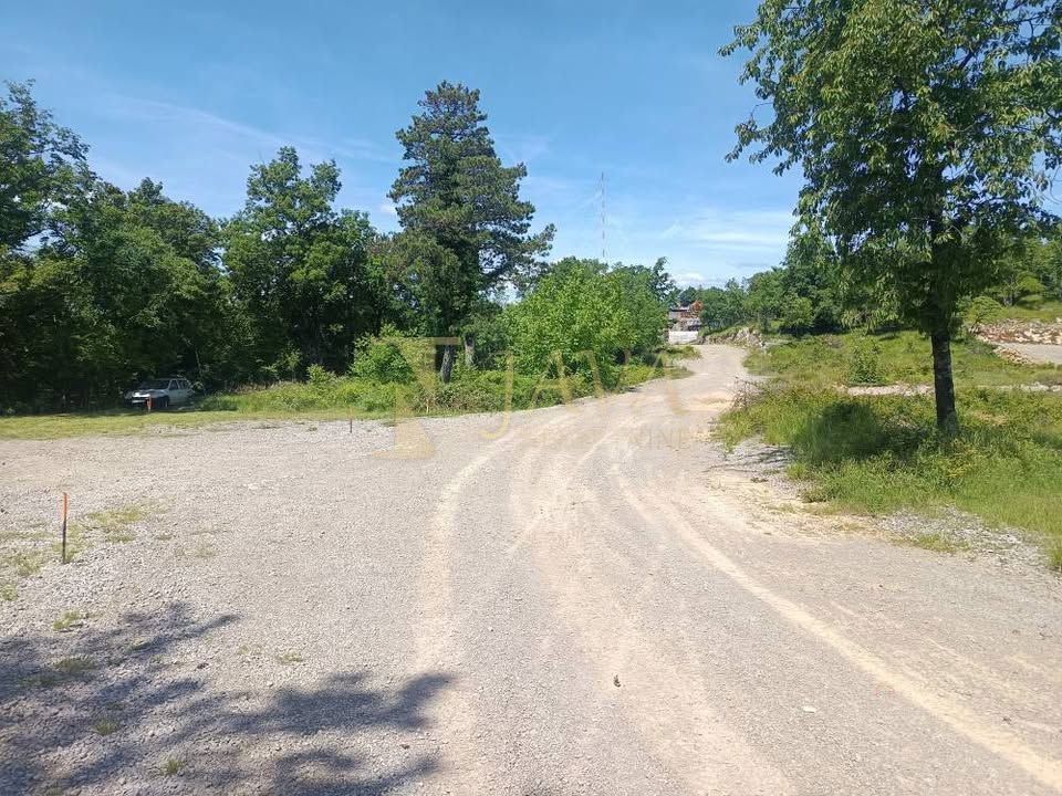 Zemljišče Breza, Klana, 550m2