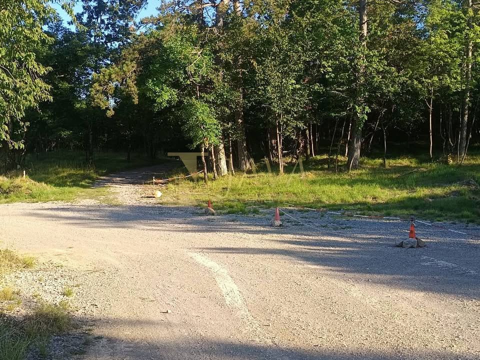 Zemljišče Breza, Klana, 550m2