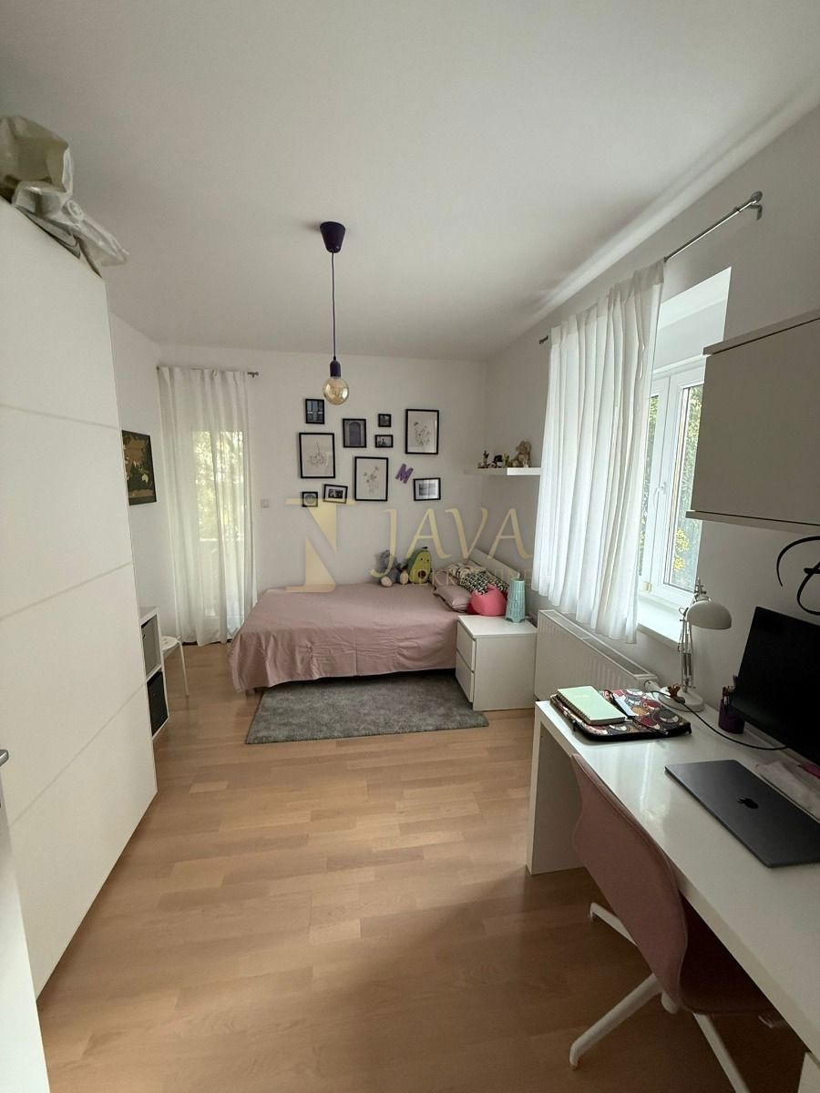 Stanovanje Donja Vežica, Rijeka, 183,44m2