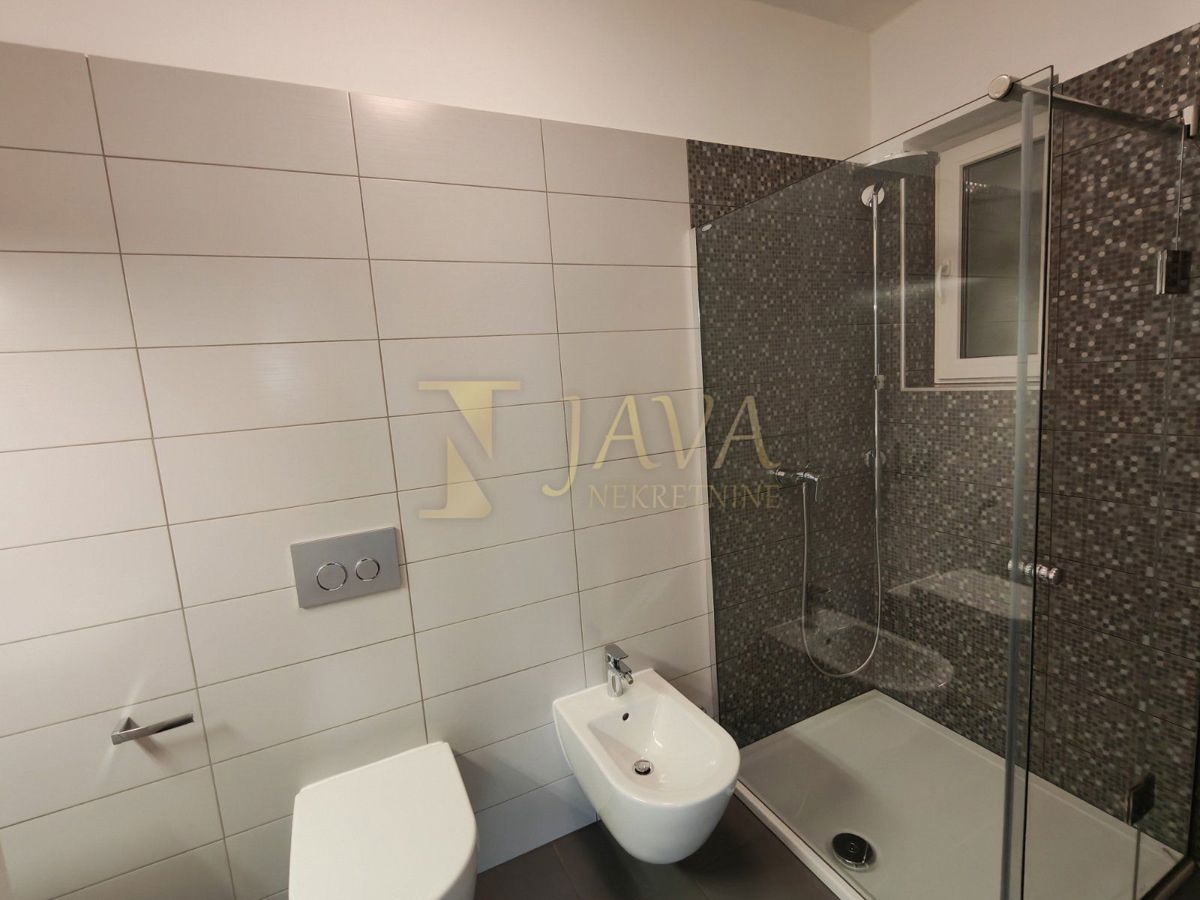 Stanovanje Donja Vežica, Rijeka, 183,44m2