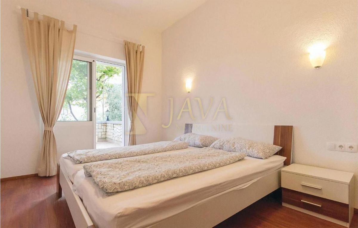 Stanovanje Barbat na Rabu, Rab, 75m2