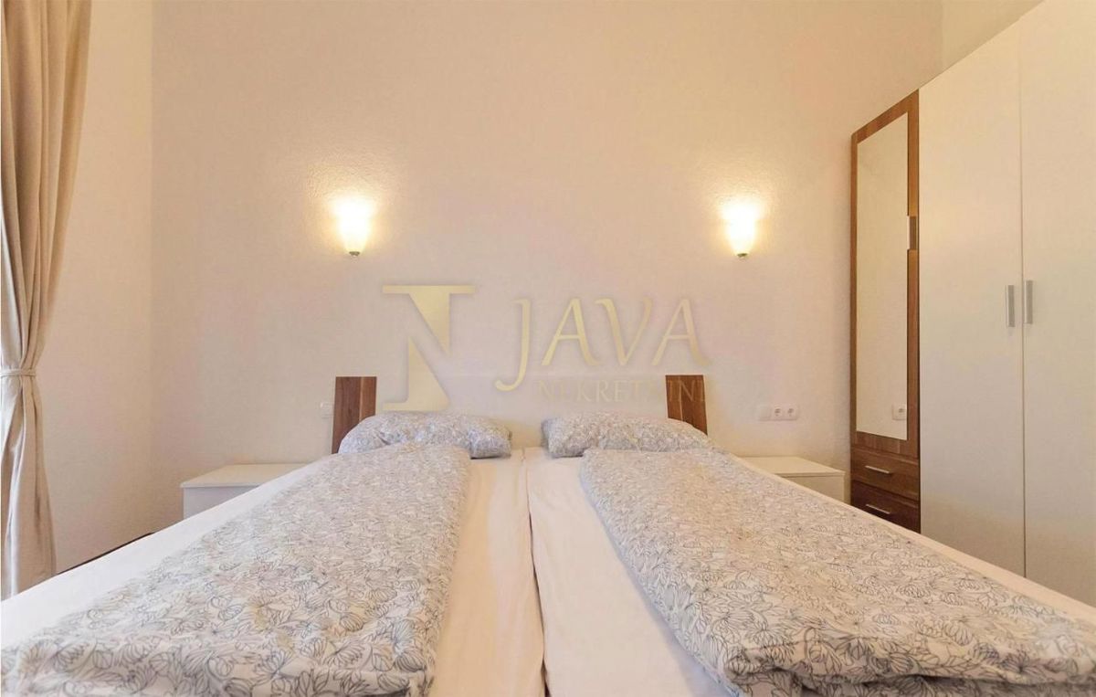 Stanovanje Barbat na Rabu, Rab, 75m2