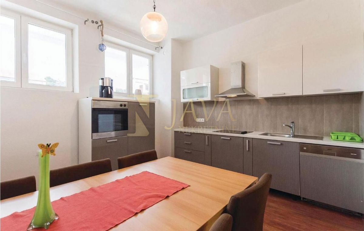 Stanovanje Barbat na Rabu, Rab, 75m2