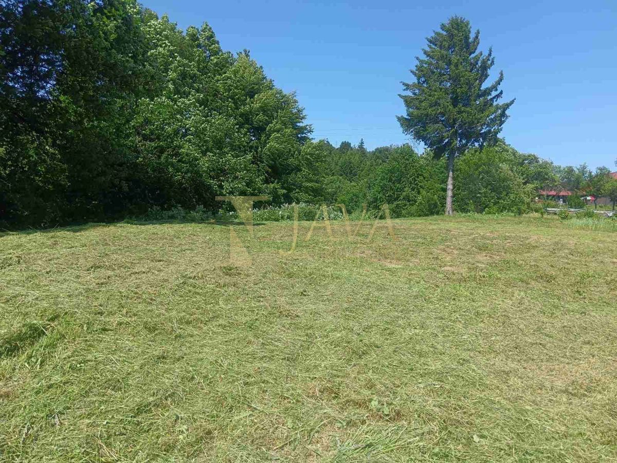 Zemljišče Ravna Gora, 671m2