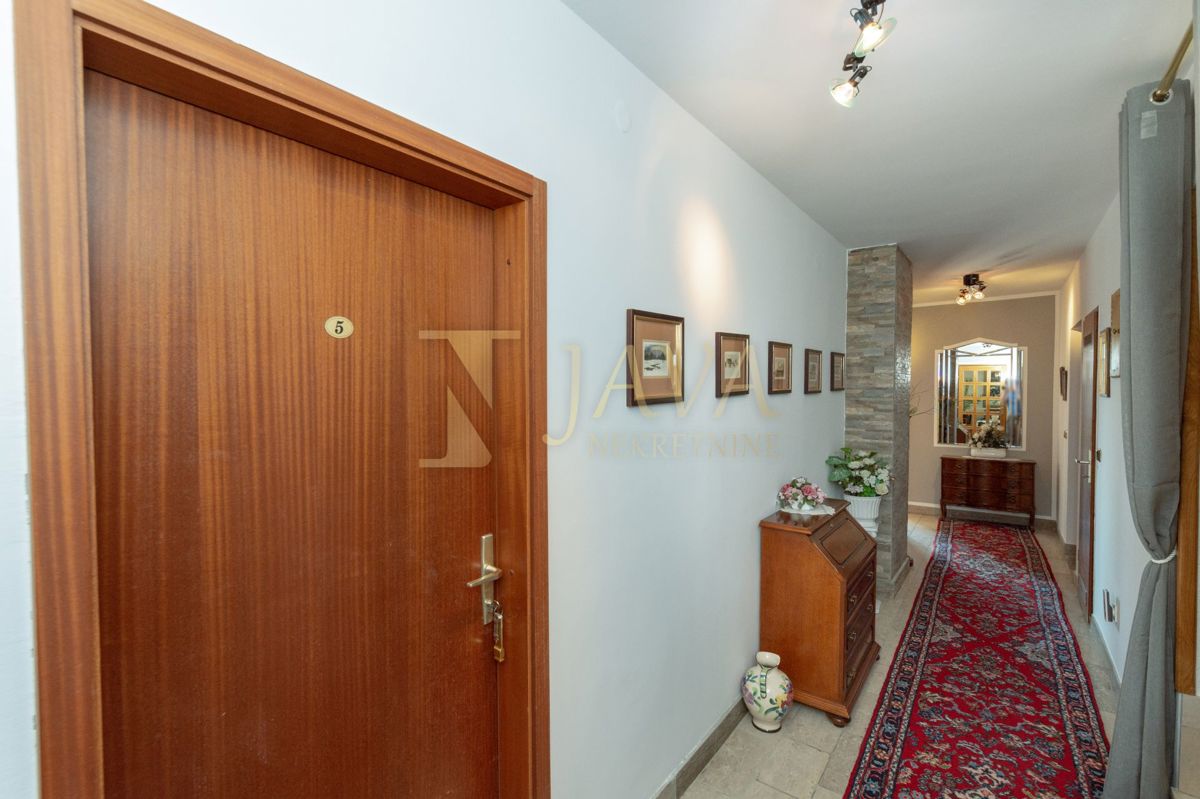 Hiša Selce, Crikvenica, 431,04m2