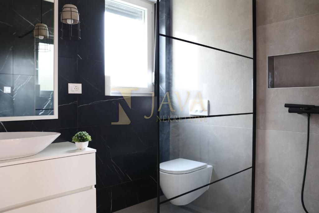 Hiša Šmrika, Kraljevica, 155m2